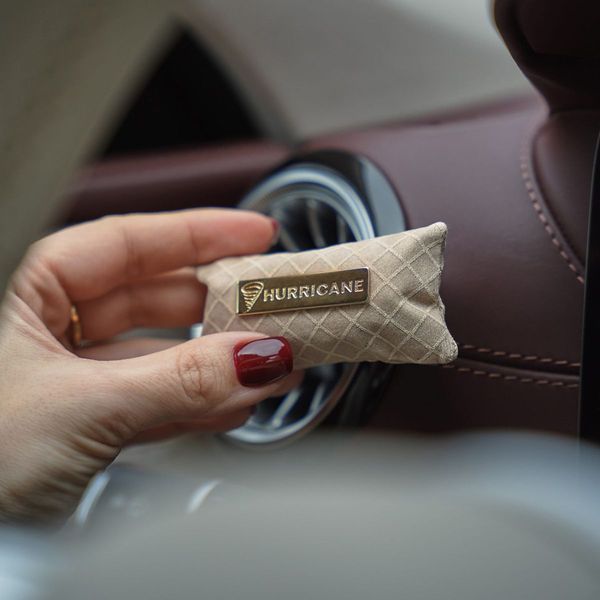 Ароматизатор автомобильный арома саше Hurricane Beige Premium ручной работы 57688 фото