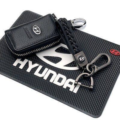 Автонабор №44 для Hyundai / Коврик Торпеды / Брелок с карабином / Чехол тисненная кожа 5054144 фото